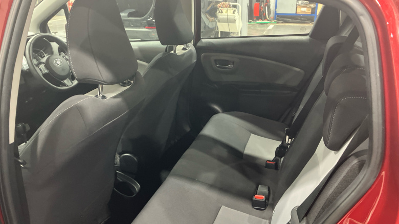 Toyota Yaris 1.5 VVT-i Icon Tech 5dr CVT Petrol Hatchback